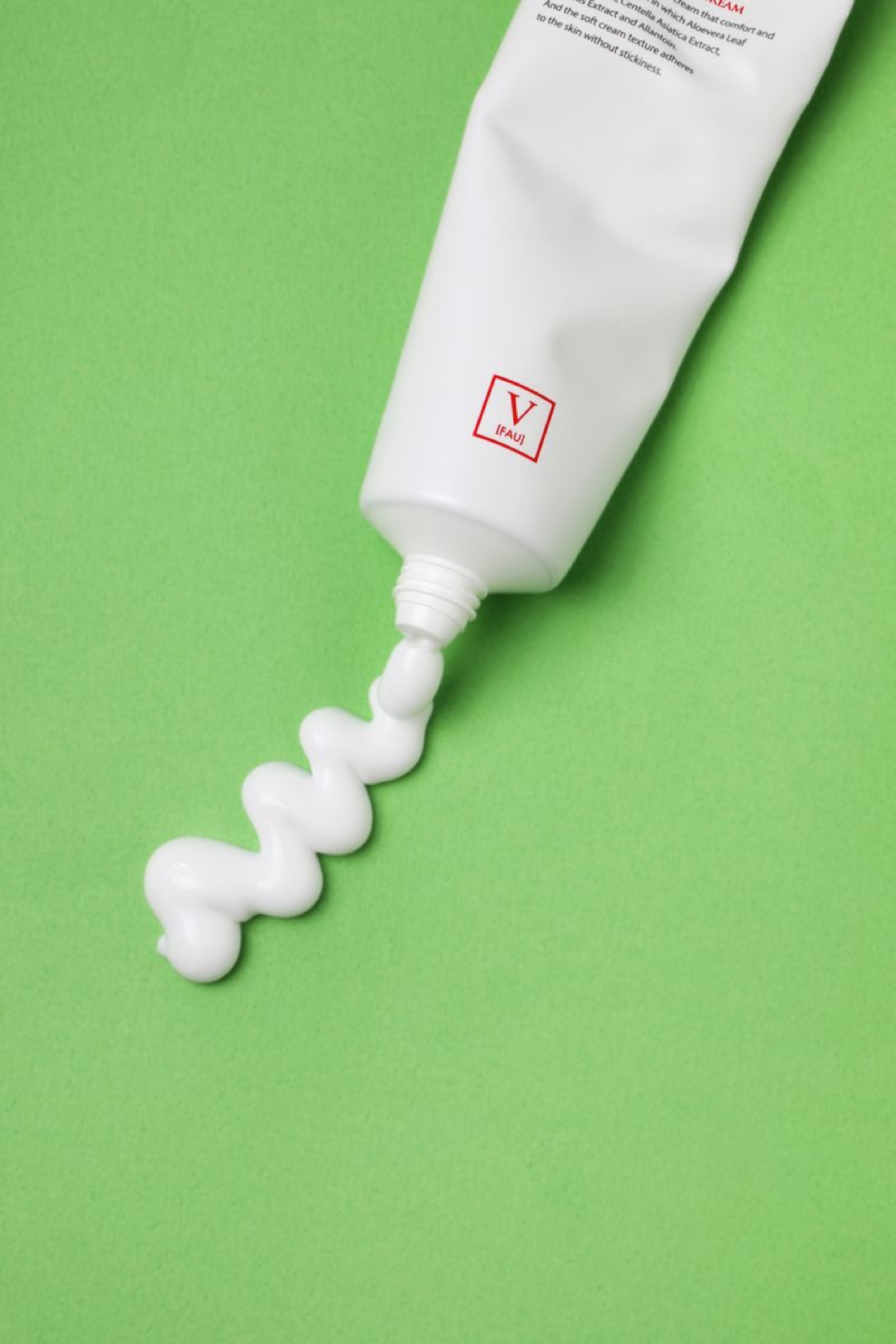 FAU Skin Solution SOS Cream